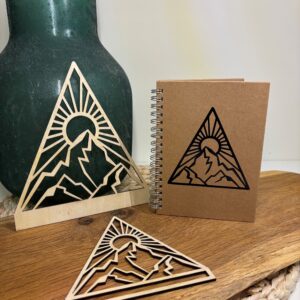 Berge im Dreieck Plotterdatei – 3 Varianten für DIY & Deko